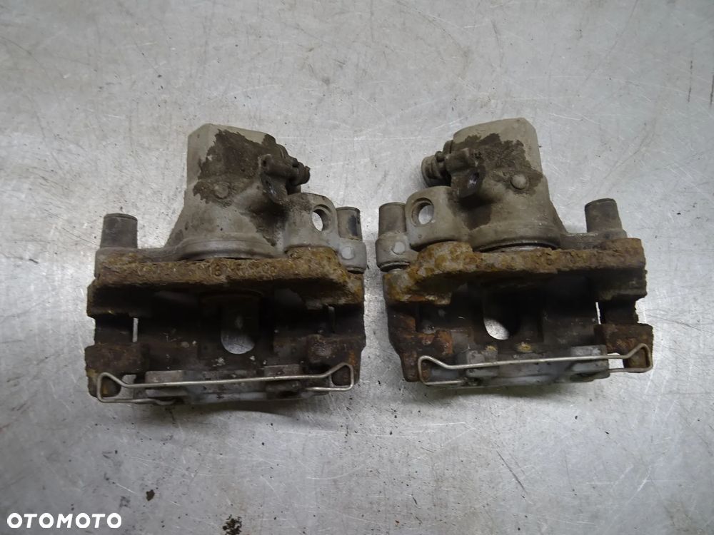 VOLVO V50 2.0TDCI ZACISK HAMULCOWY TYŁ PRAWY LEWY - 12