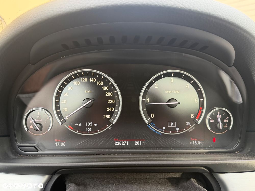 BMW Seria 5 520d Luxury Line - 33
