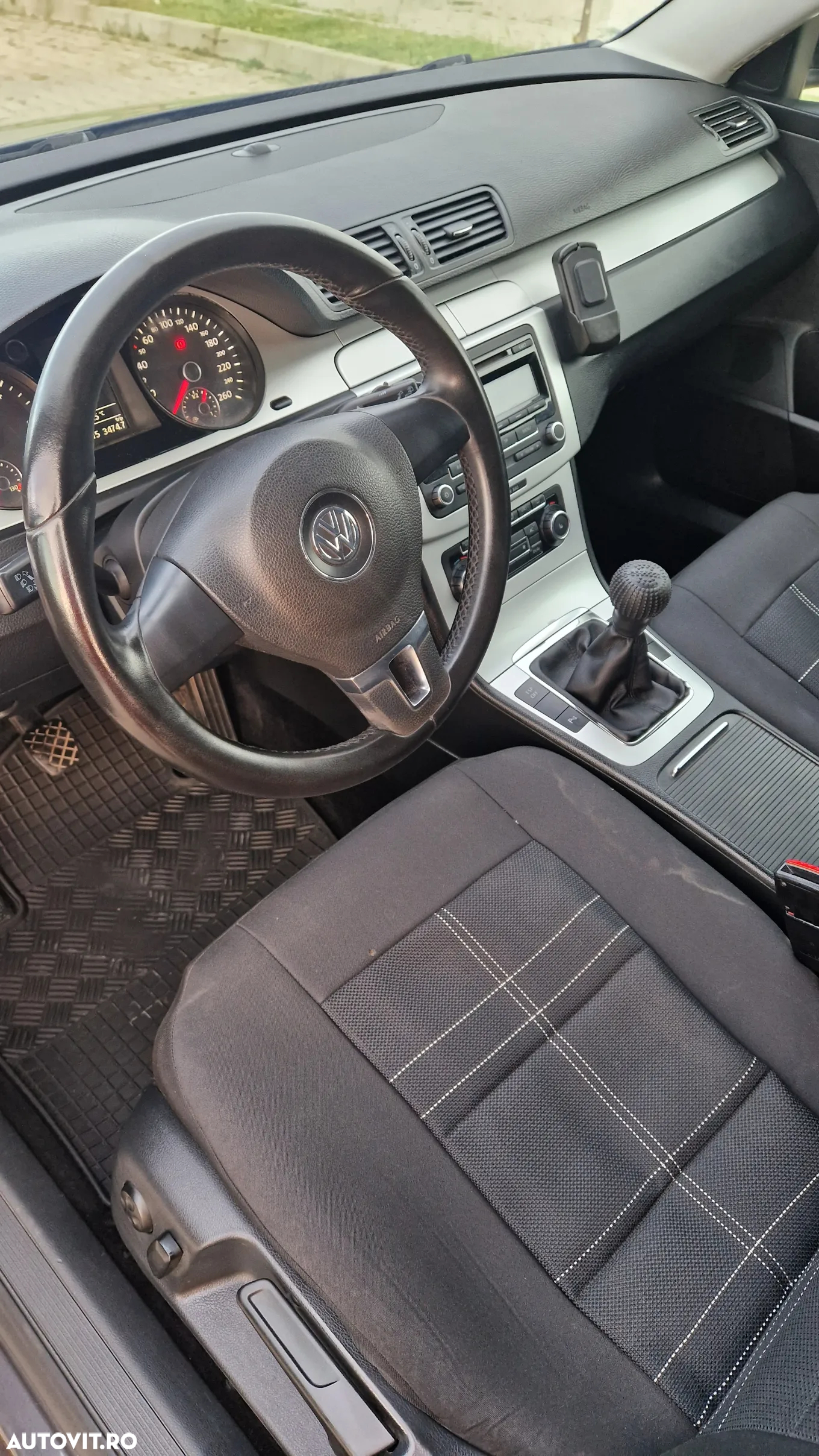Volkswagen Passat Variant 2.0 TDI Blue TDI Highline - 2