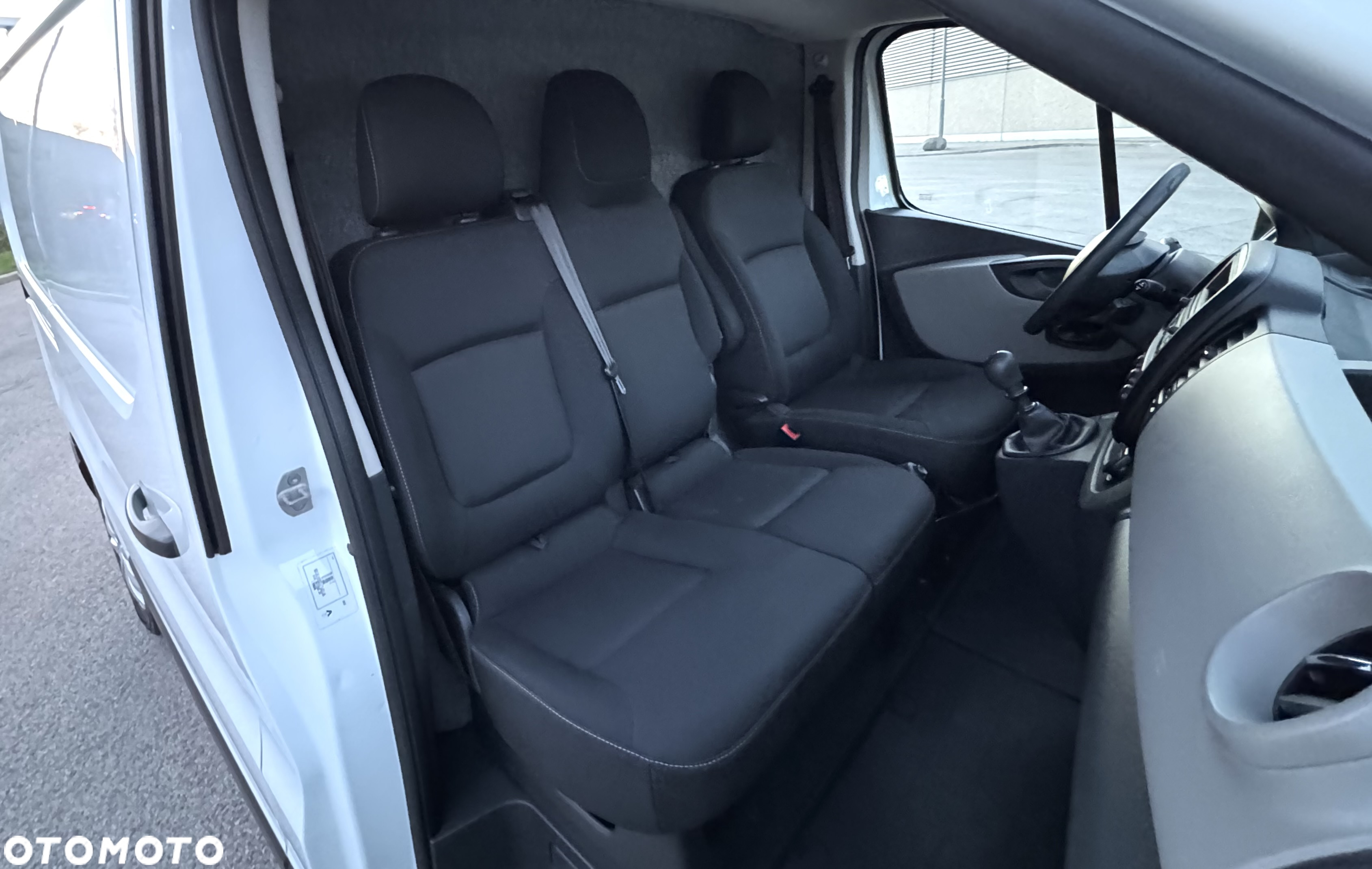 Renault TRAFIC III - 6