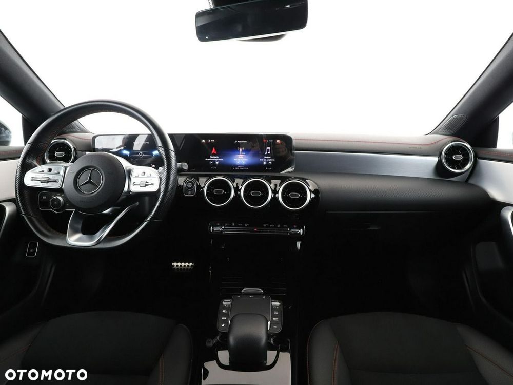 Mercedes-Benz CLA 200 d 8G-DCT AMG Line - 16