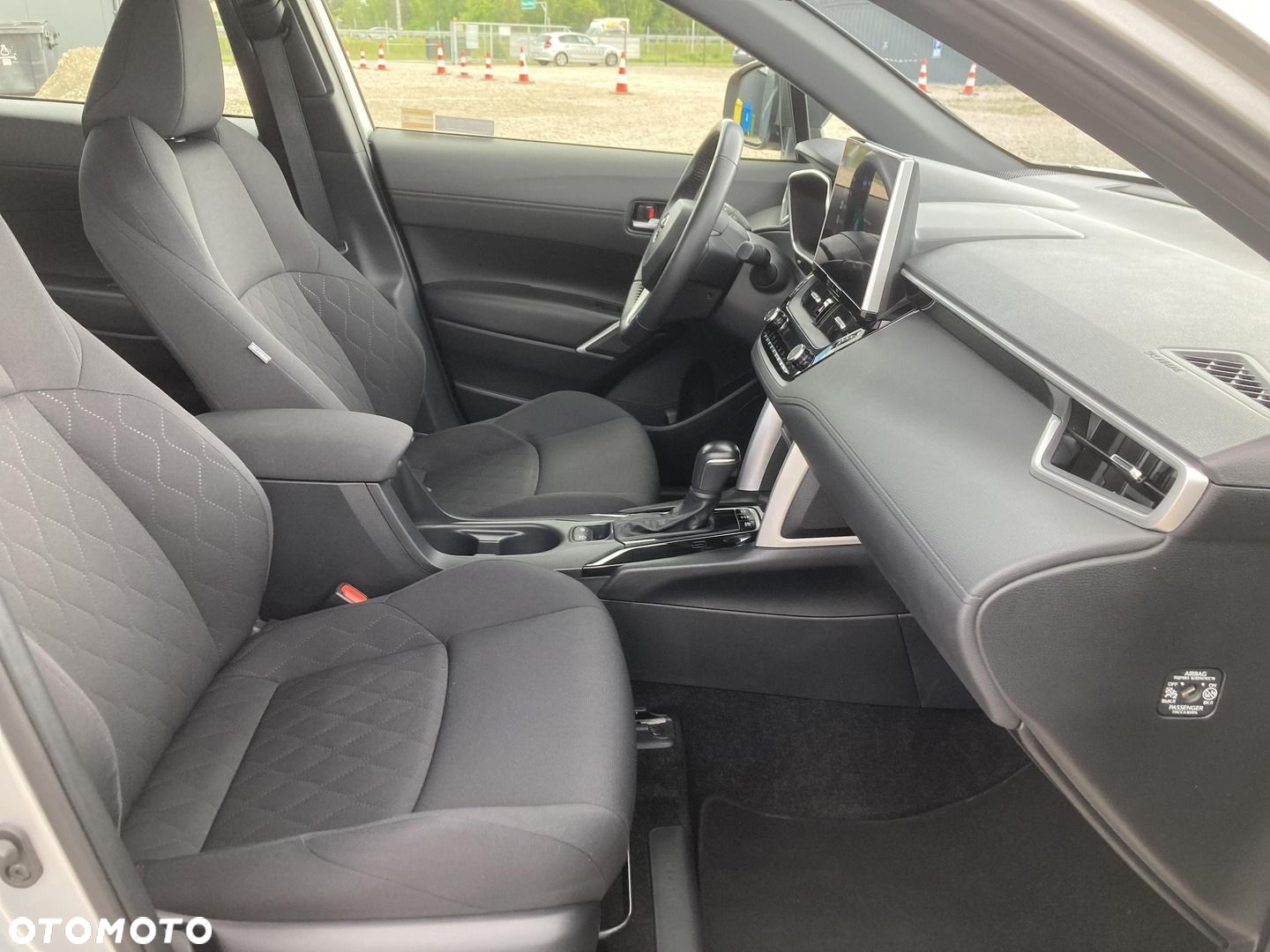 Toyota Corolla Cross 2.0 Hybrid Comfort - 10