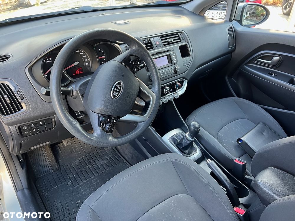 Kia Rio 1.4 L - 11