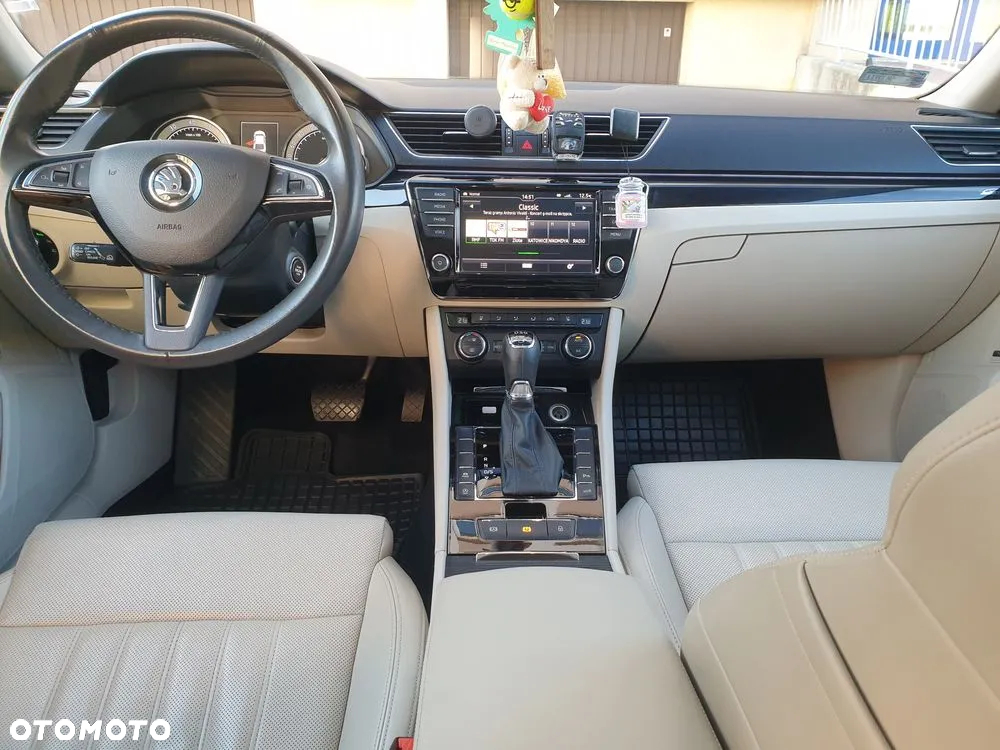 Skoda Superb 1.8 TSI L&K DSG - 12