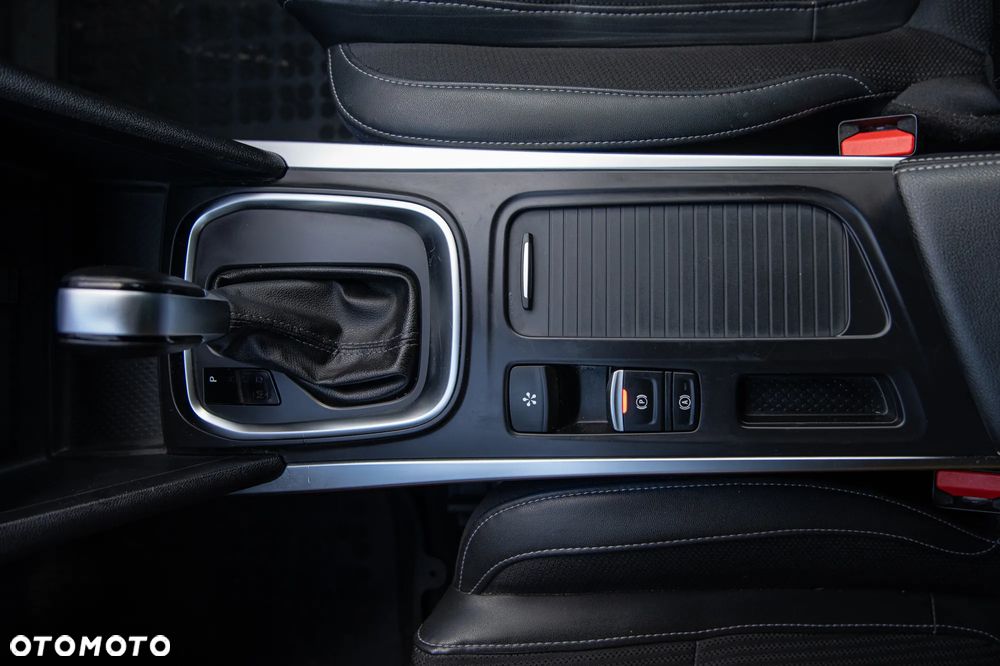 Renault Megane 1.3 TCe FAP Techno EDC - 24