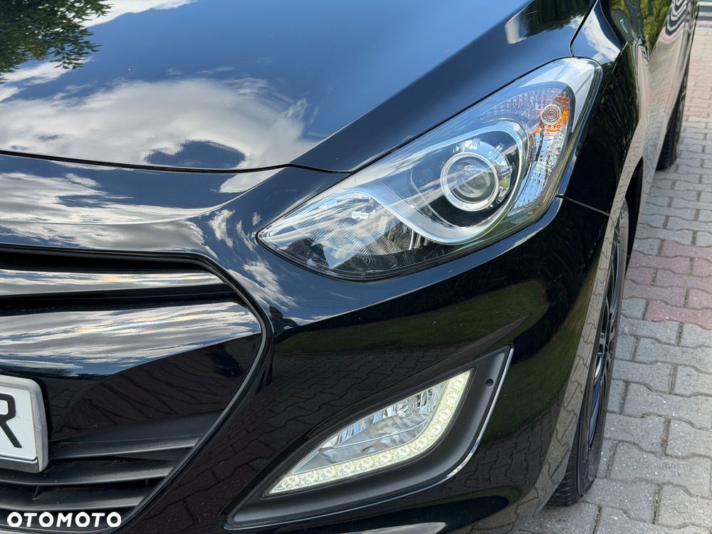 Hyundai i30 blue 1.4 Classic Navigation - 11