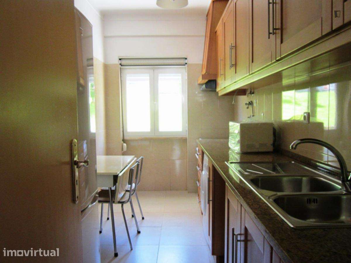 Quarto - localizado em Amadora Lisbon - Grande imagem: 4/11