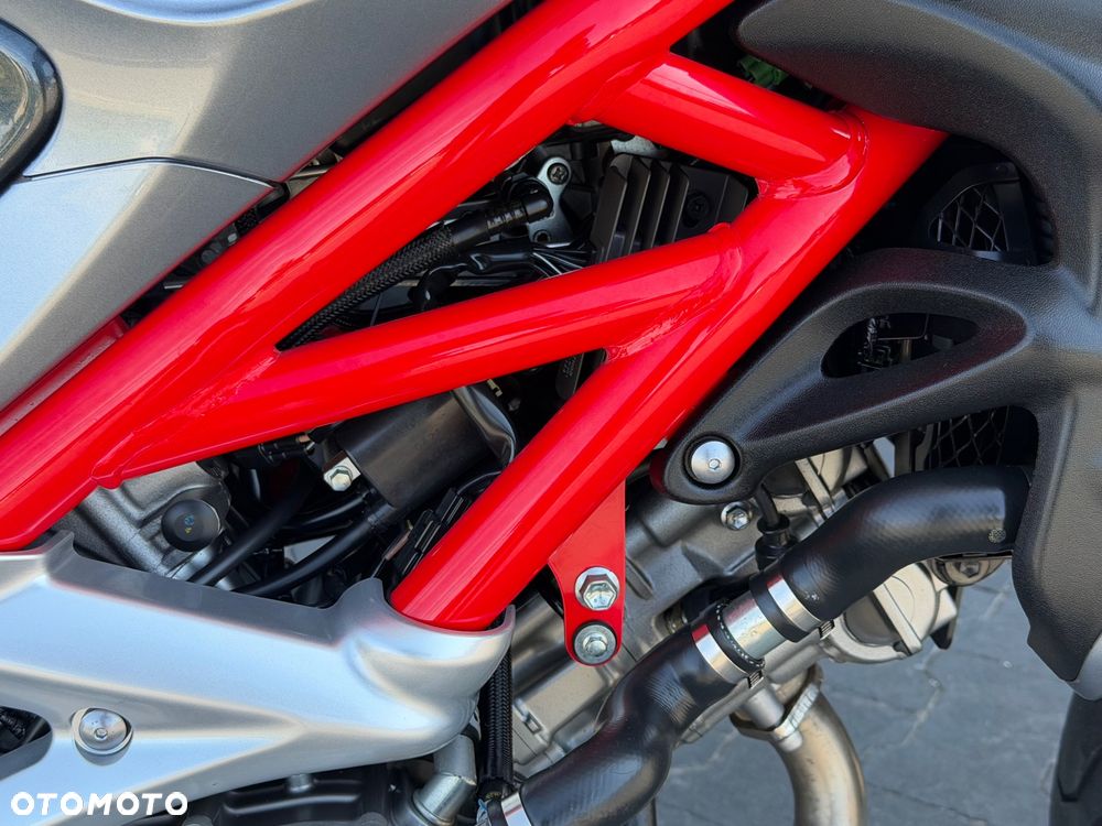 Suzuki Gladius - 17