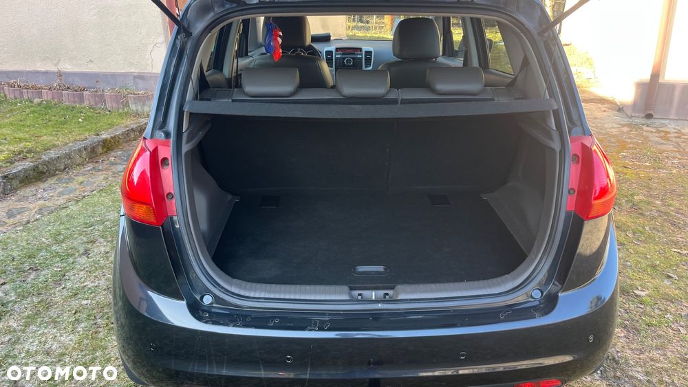 Kia Venga - 17