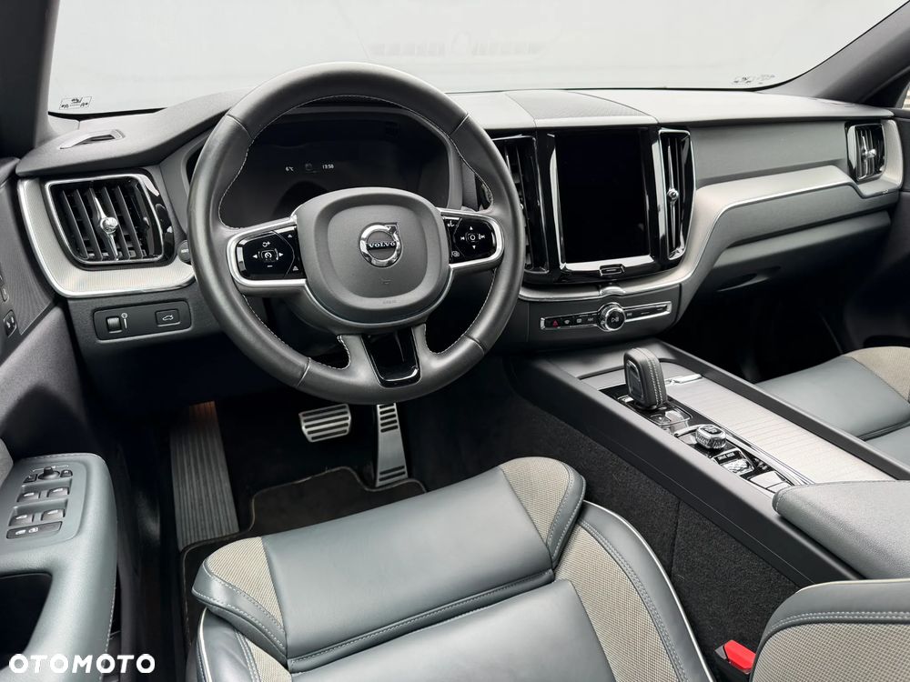 Volvo XC 60 B4 B R-Design - 13