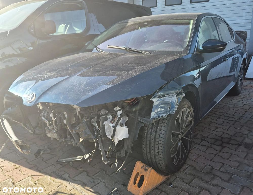 Skoda Superb 2.0 TDI SCR L&K DSG - 2