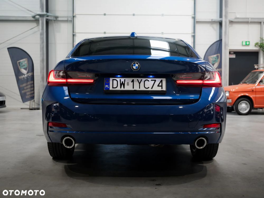 BMW Seria 3 320d xDrive mHEV - 8