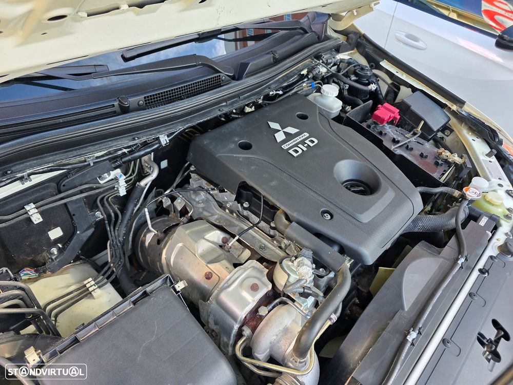 Mitsubishi L200 2.4 DI-D CD Invite 2WD - 35