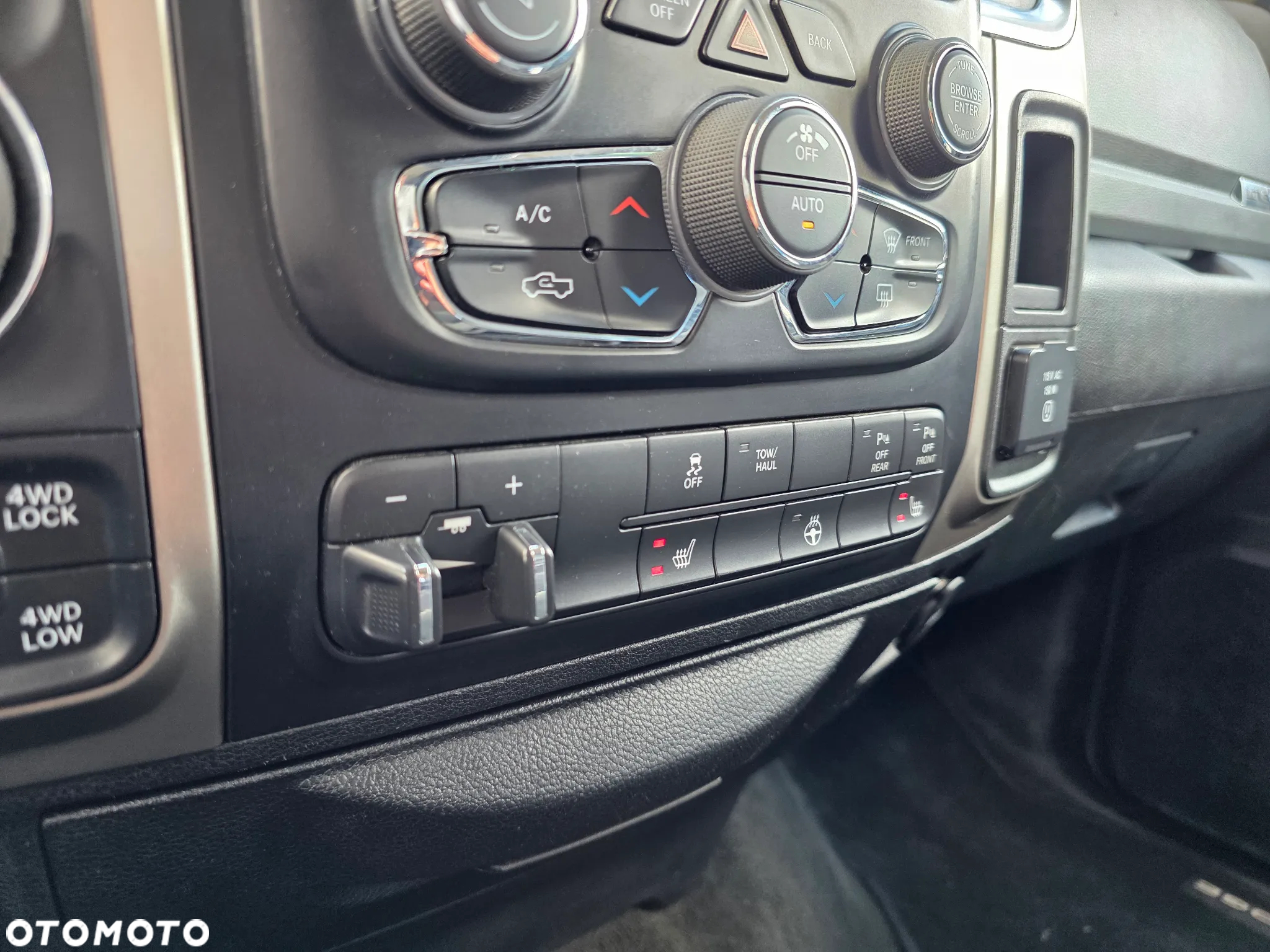 RAM 1500 - 14