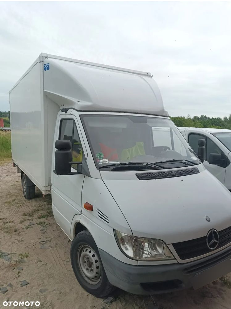 Mercedes-Benz Sprinter - 1