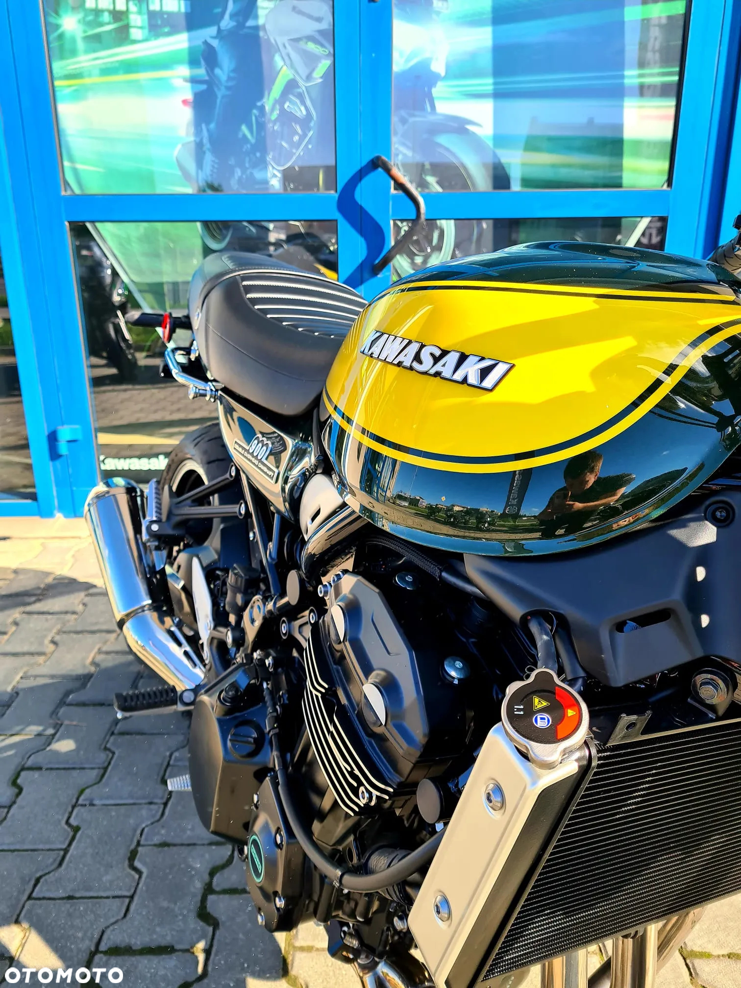 Kawasaki Z 900 RS - 3