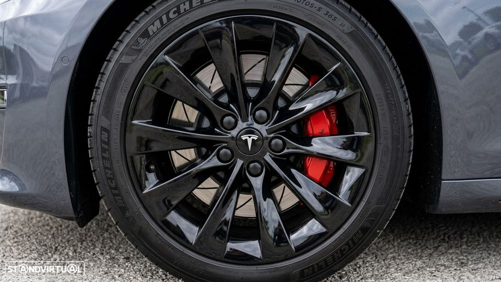 Tesla Model S - 9