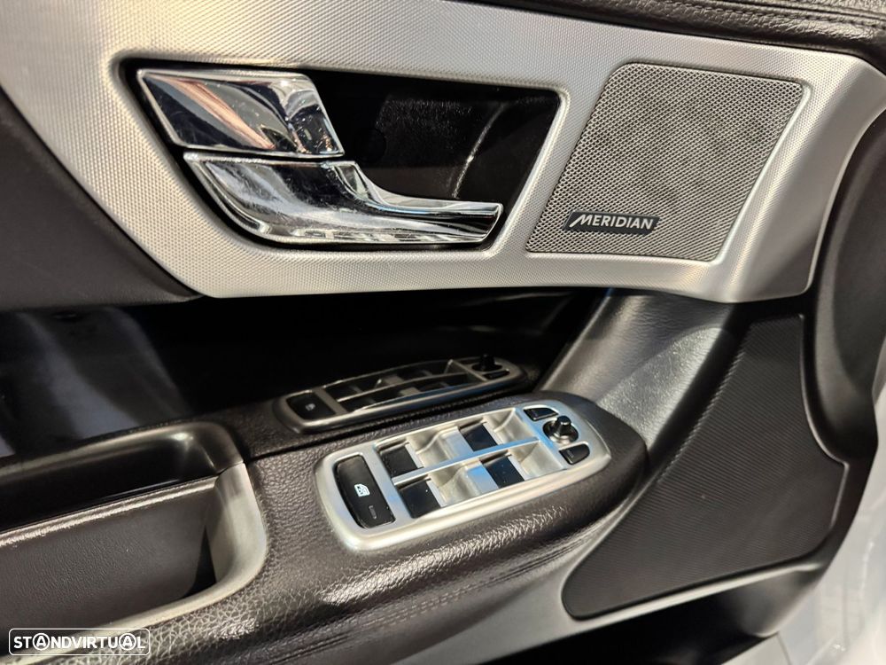 Jaguar XF Sportbrake 2.2 D R-Sport - 31