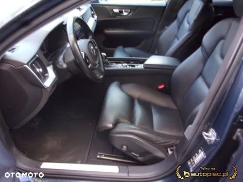 Volvo V60 T6 AWD Momentum Pro - 27