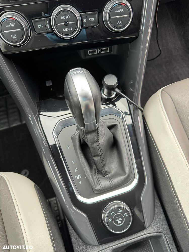 Volkswagen T-Roc - 15