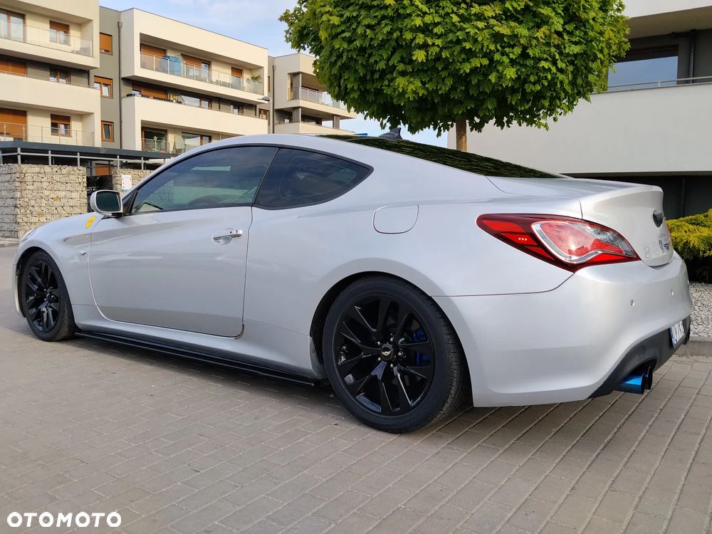 Hyundai Genesis Coupe 2.0 TCI Premium - 3