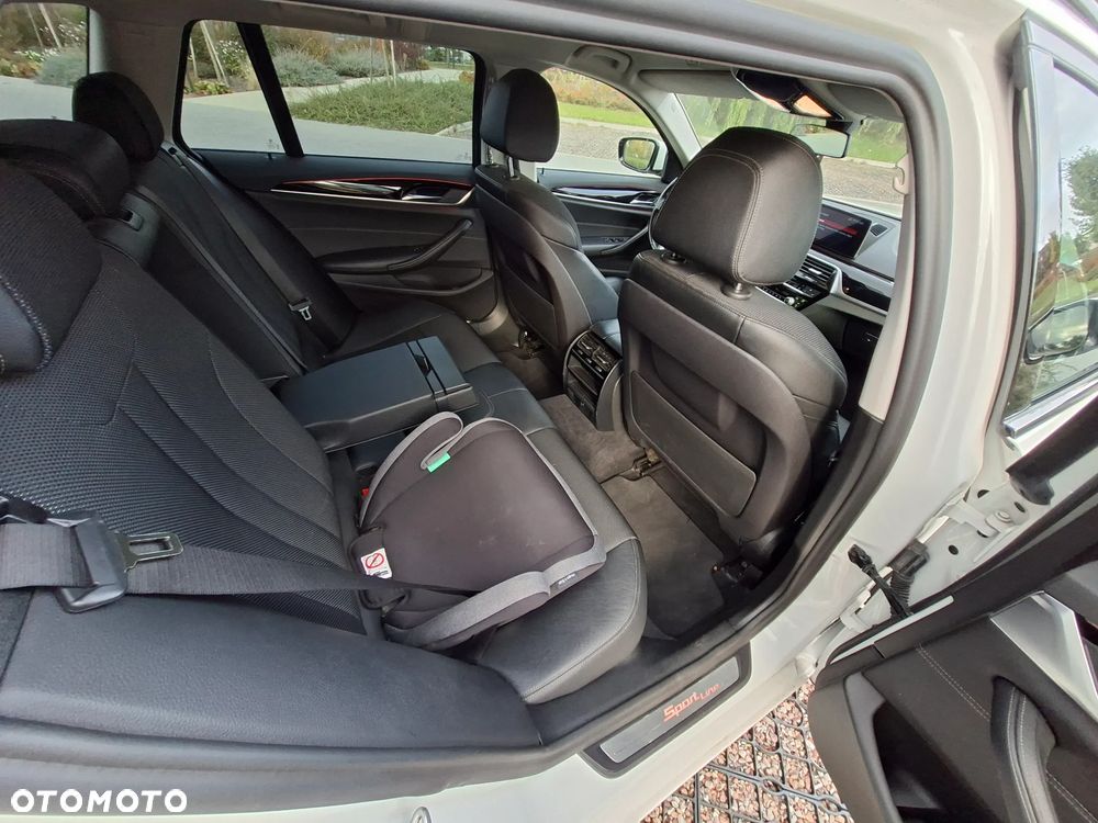 BMW Seria 5 520d Sport Line - 17