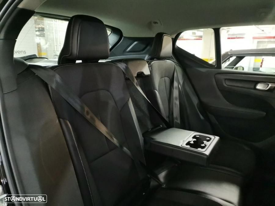 Volvo XC 40 2.0 D3 Momentum - 33