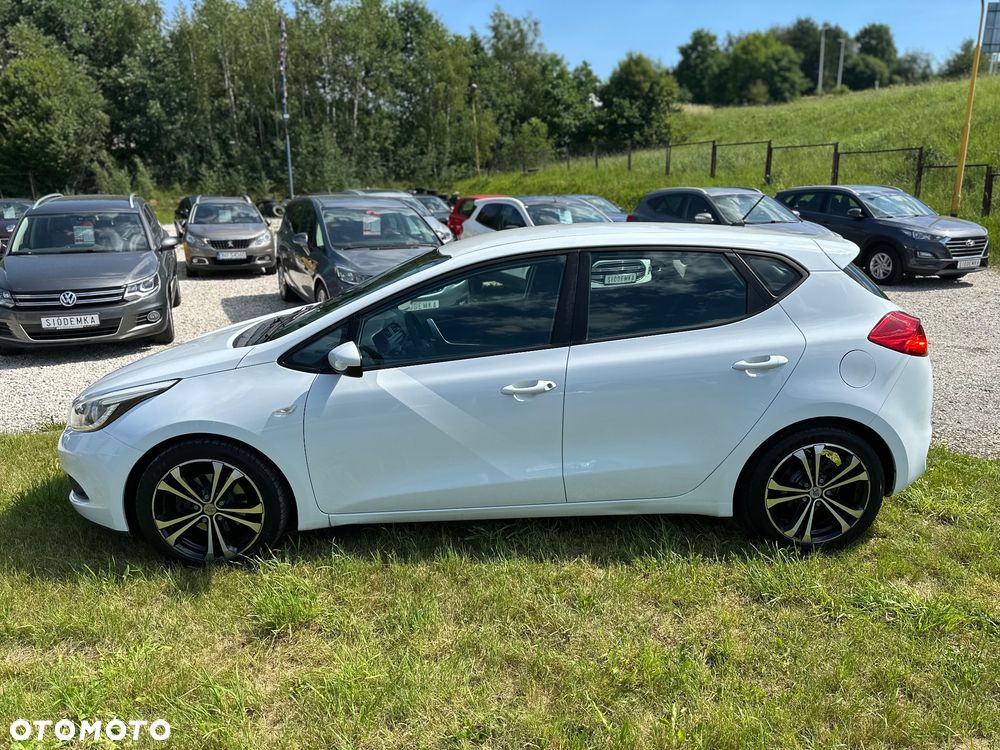 Kia Ceed - 8