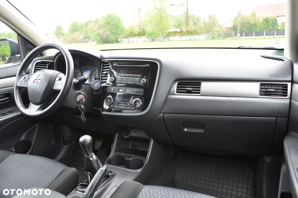 Mitsubishi Outlander 2.0 2WD SUV-Star - 25