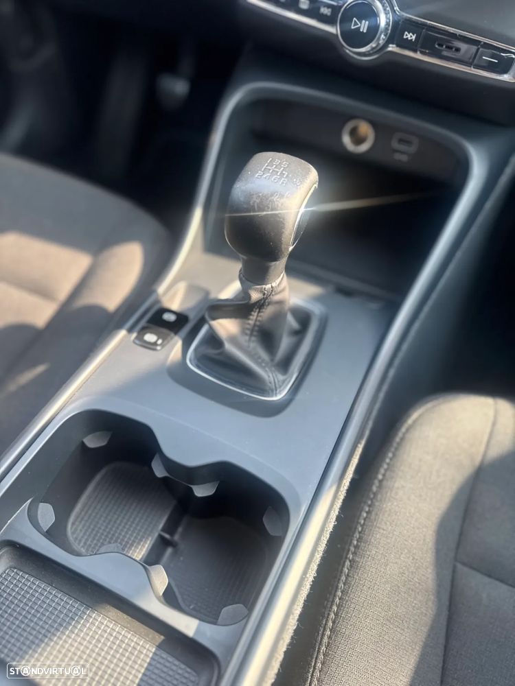 Volvo XC 40 1.5 T2 Momentum - 17