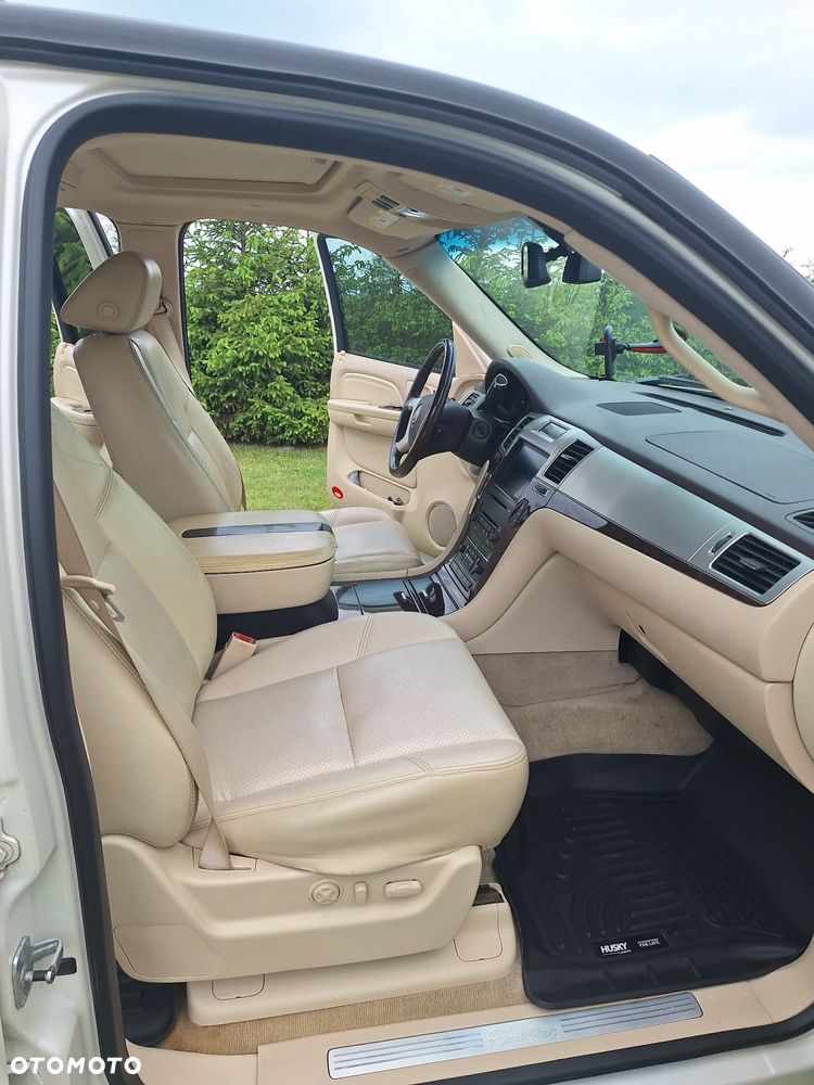 Cadillac Escalade - 6