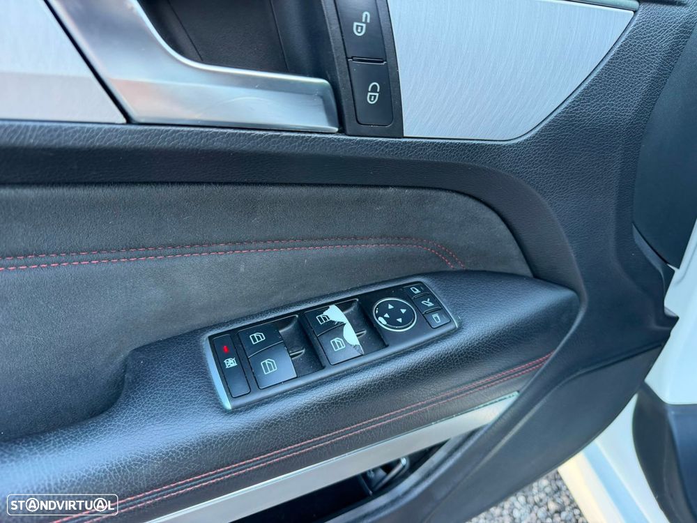 Mercedes-Benz E 220 BlueTEC Auto - 29