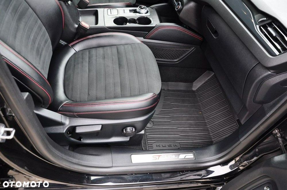 Ford Kuga 2.0 EcoBlue 4x4 ST-LINE X - 29