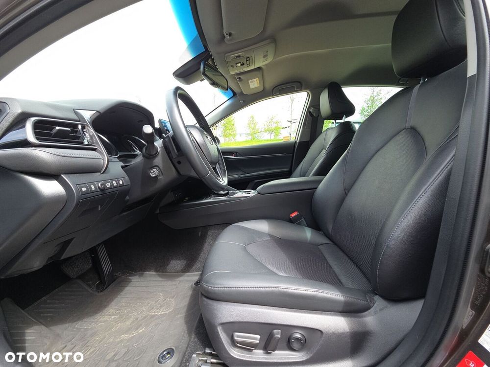 Toyota Camry 2.5 Hybrid Executive CVT - 13