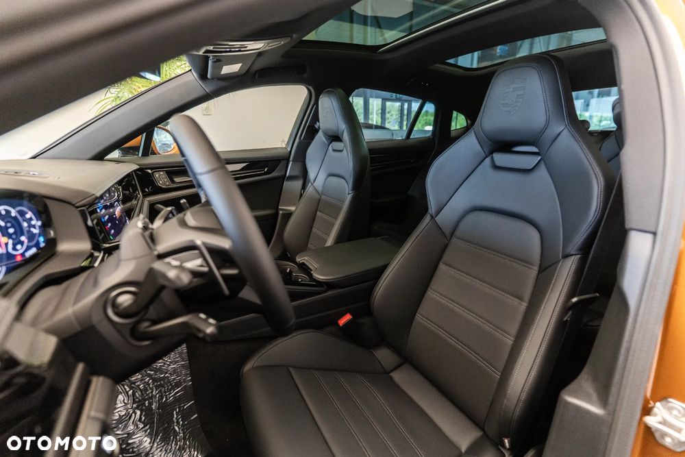 Porsche Panamera 4 - 12