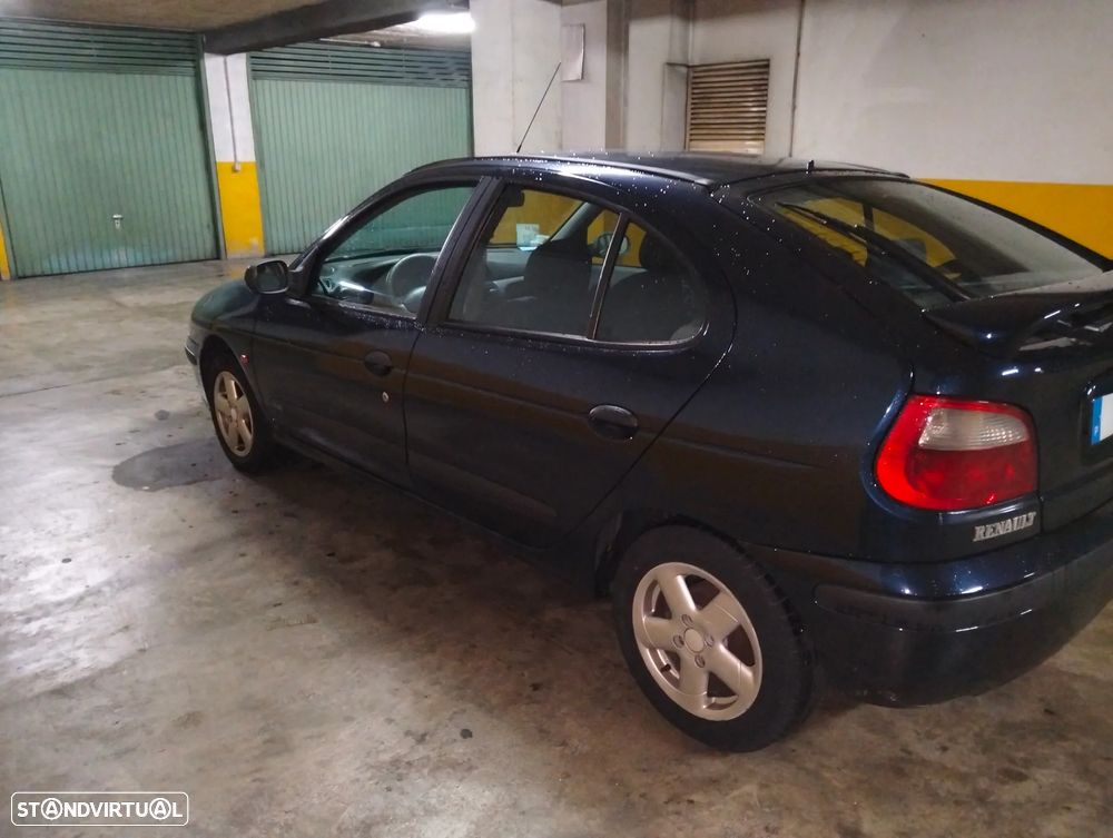Renault Mégane 1.4 RXE - 6