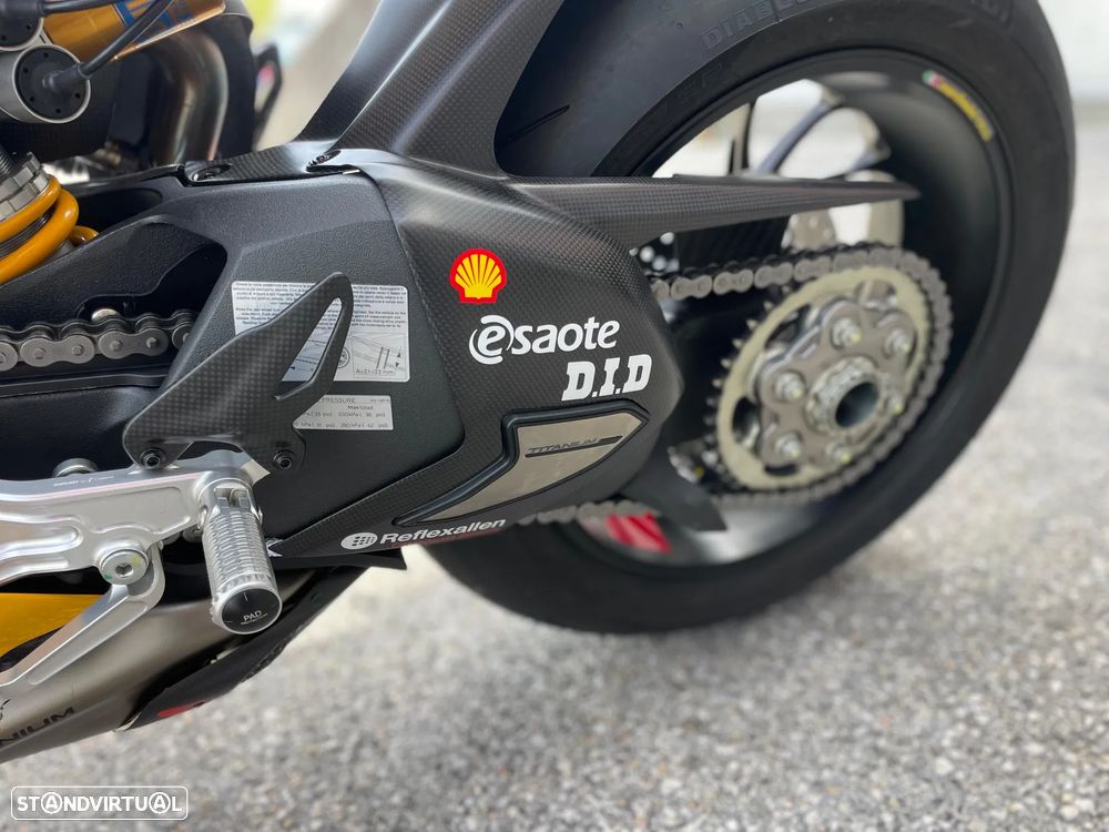 Ducati Panigale V4 Bagnaia 2023 World Champion Replica - 17