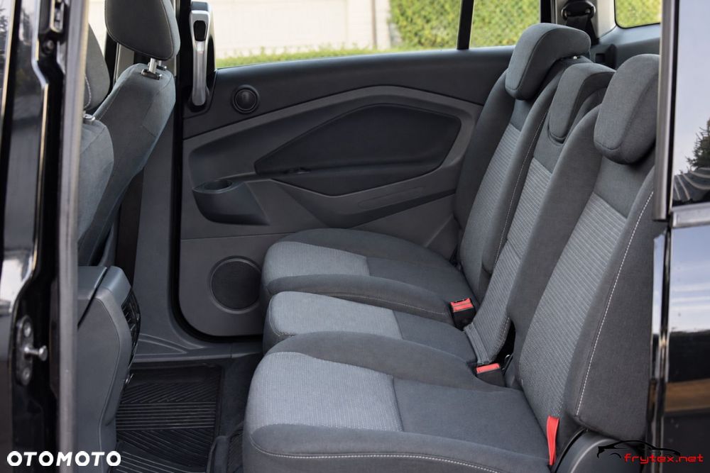Ford Grand C-MAX - 19