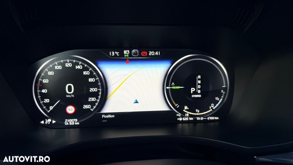 Volvo XC 60 T8 Twin Engine AWD Geartronic Momentum - 36