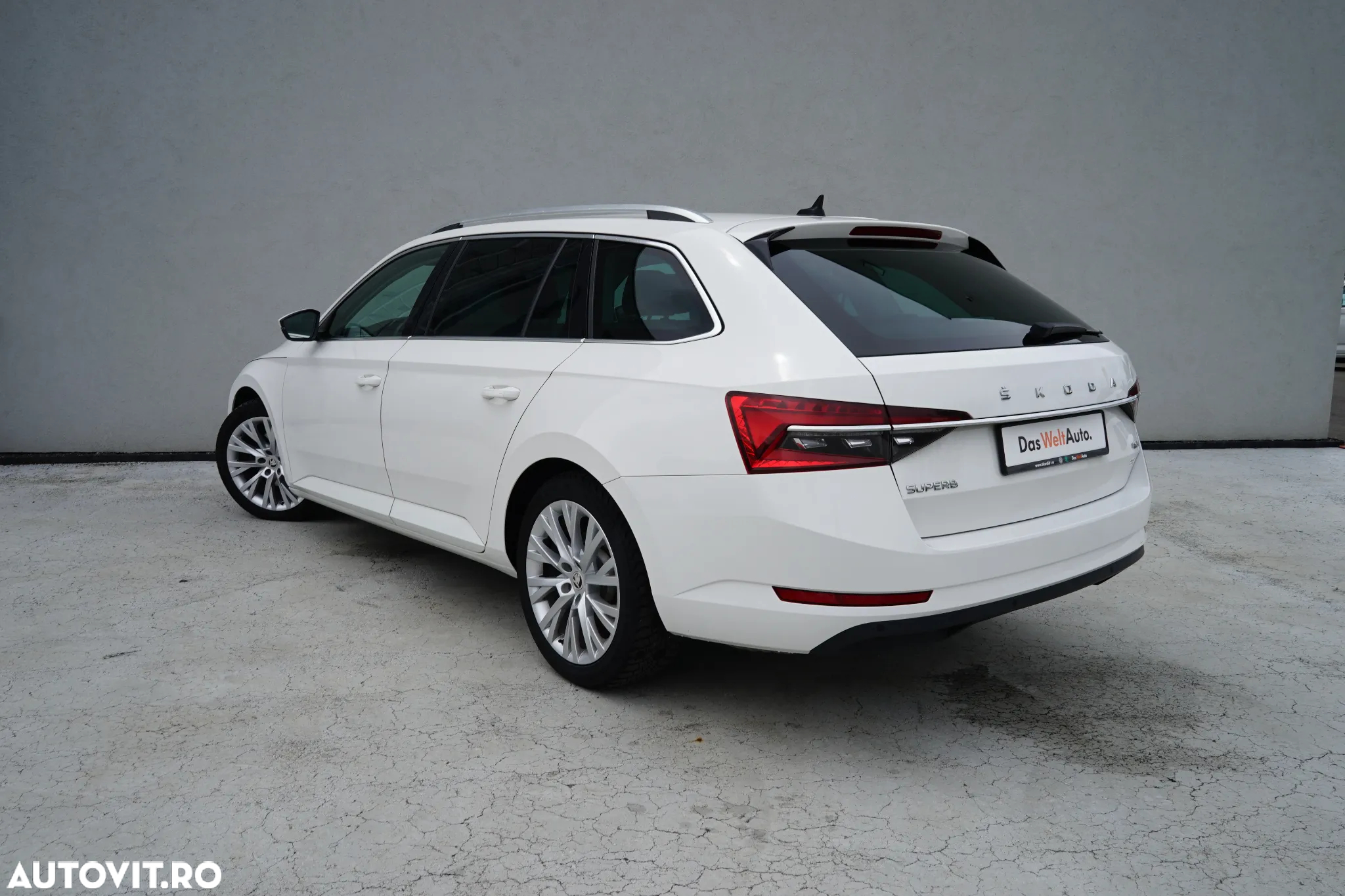 Skoda Superb Combi 2.0 TDI 4X4 DSG Style - 4