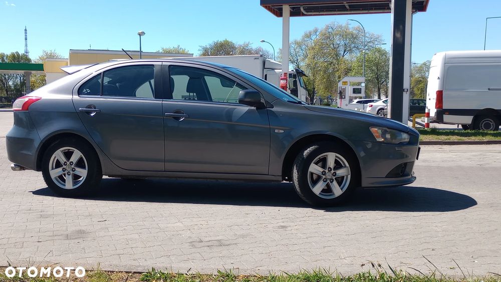 Mitsubishi Lancer 1.5 Invite - 5