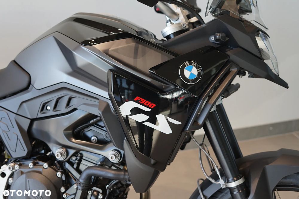 BMW F - 35
