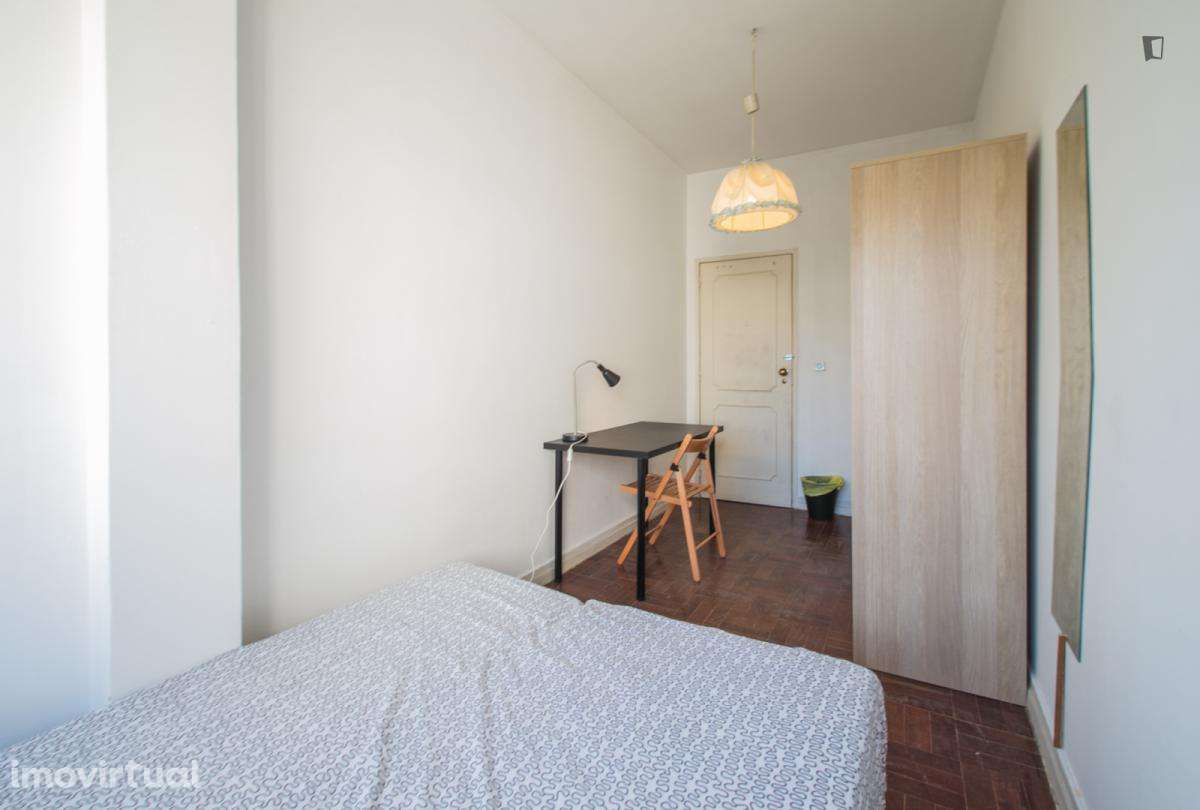Quarto - localizado em Estrela Lisbon - Grande imagem: 2/10