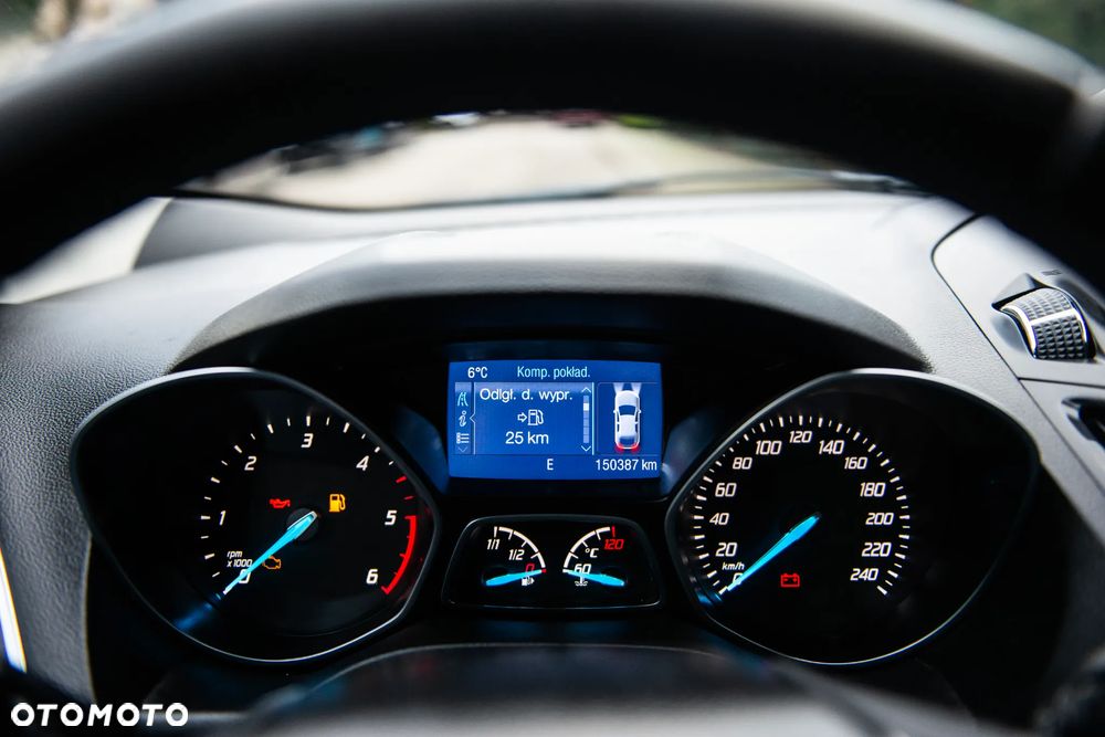 Ford Kuga 2.0 TDCi 4x4 Titanium - 32