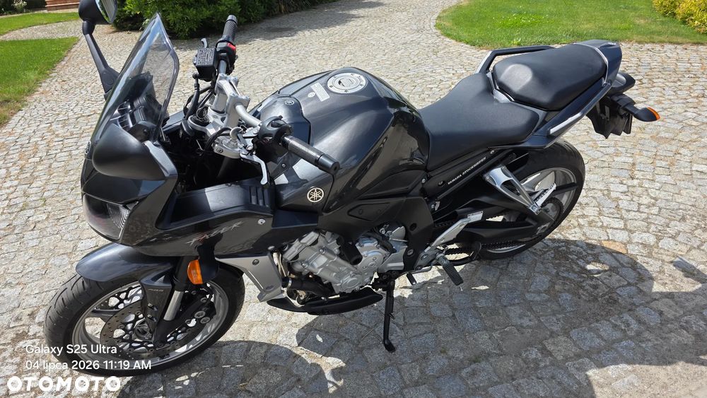 Yamaha FZR - 3