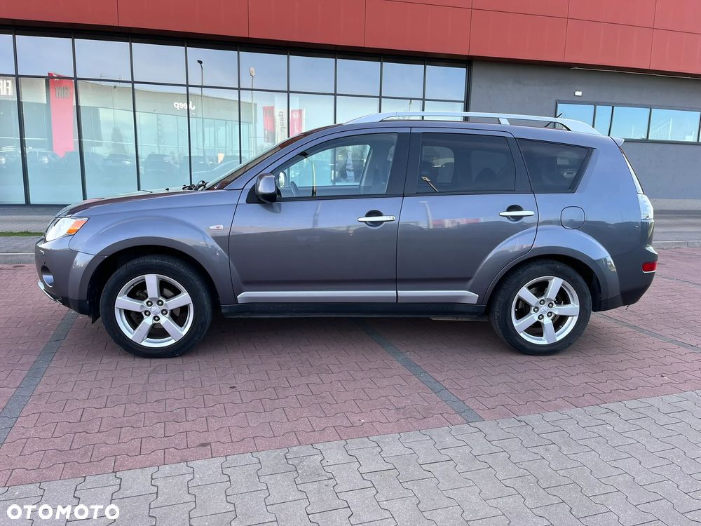 Mitsubishi Outlander 2.2 DID Intense + - 3