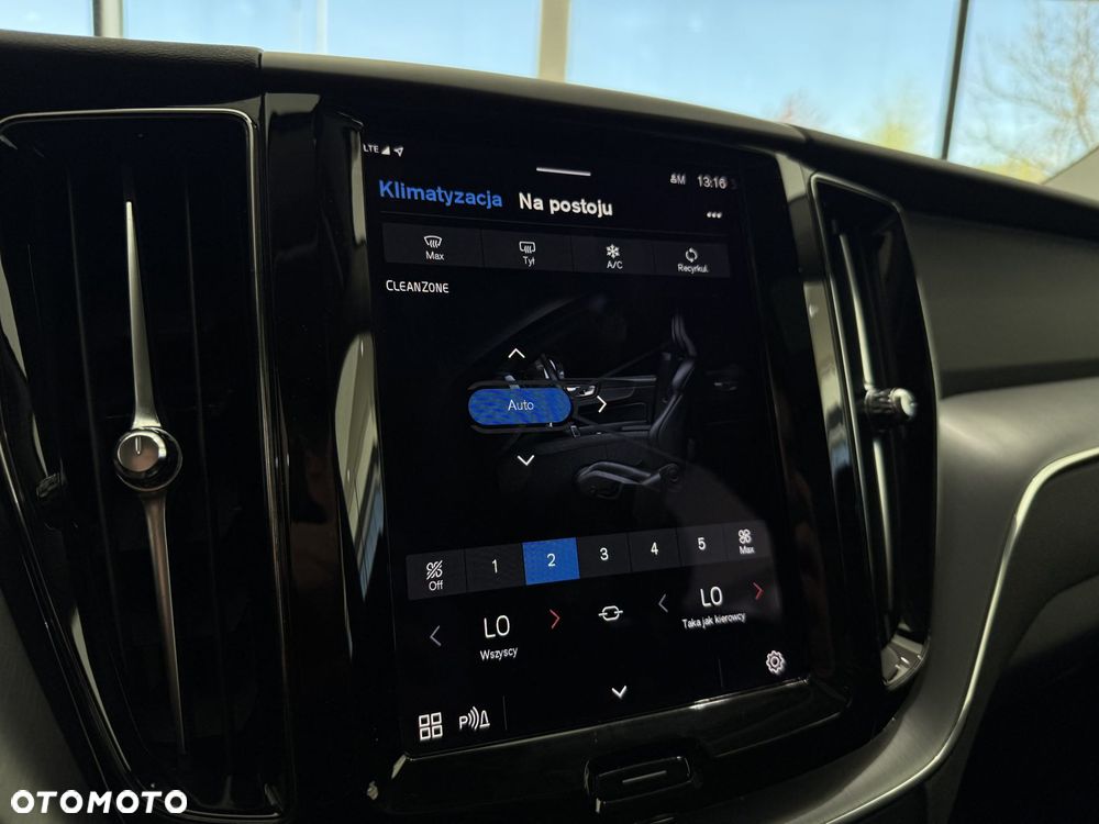 Volvo XC 60 T6 Plug-In Hybrid AWD Inscription - 37