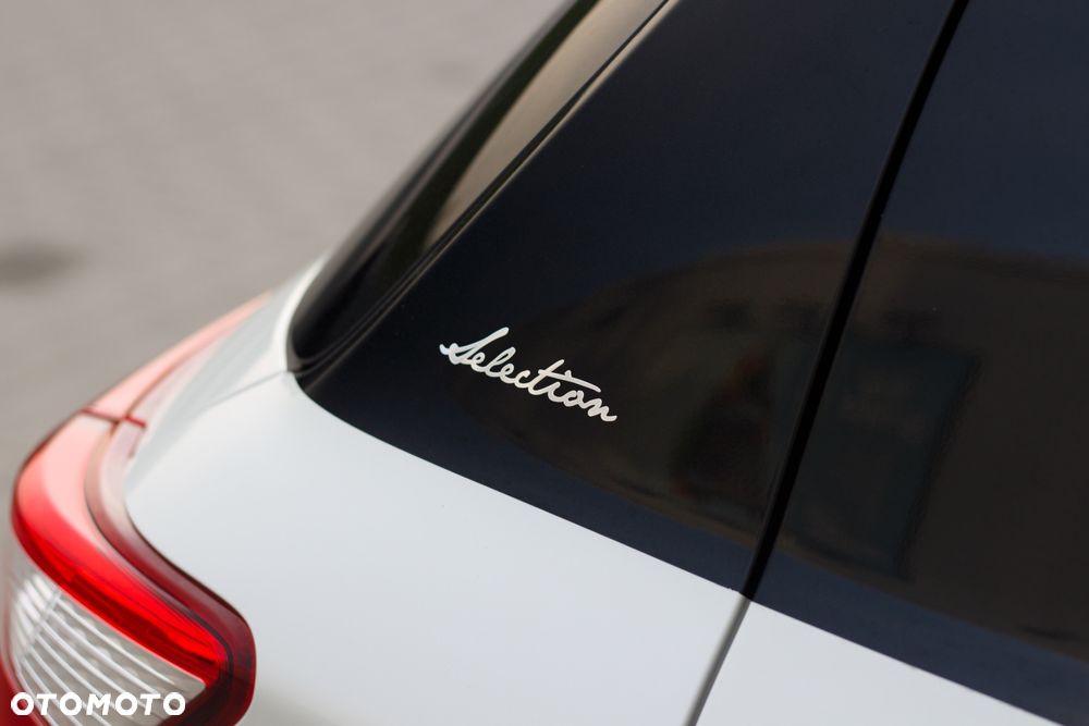 Toyota Yaris Hybrid 100 Selection Pure - 19