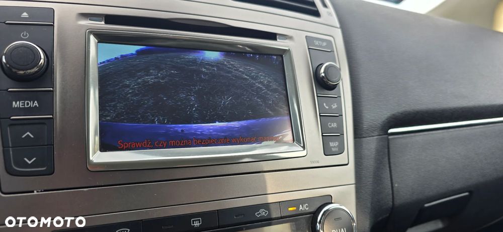 Toyota Avensis 2.0 D-4D Premium - 21