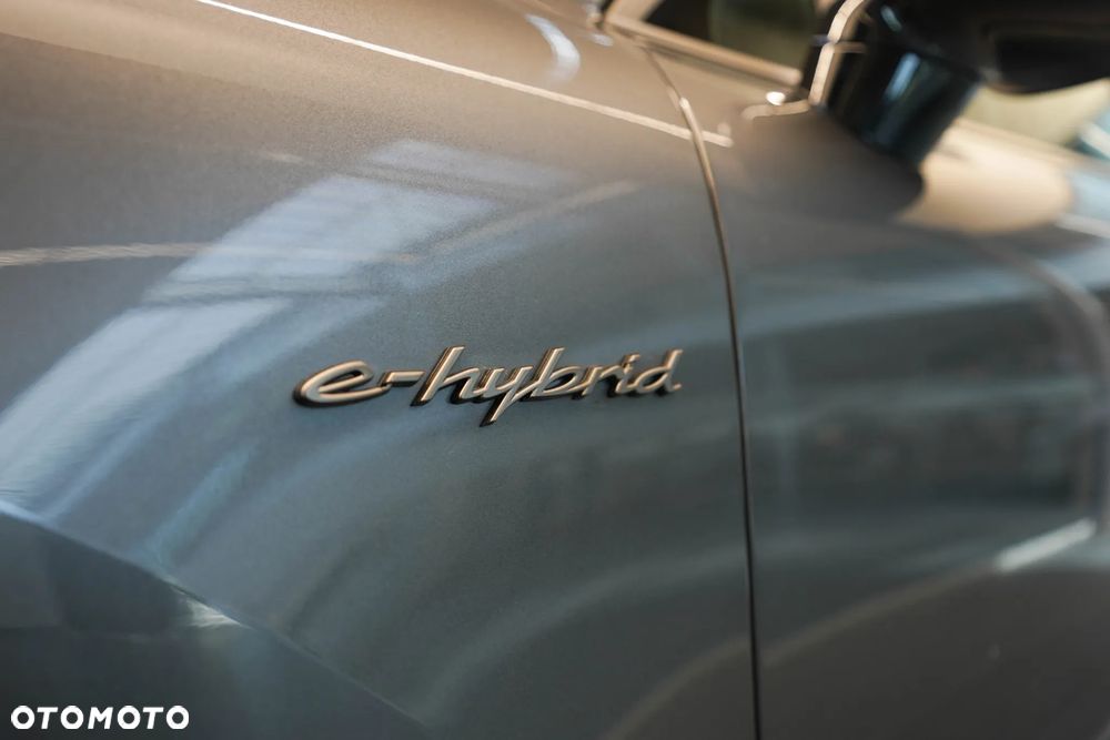 Porsche Cayenne Turbo E-Hybrid PHEV - 35